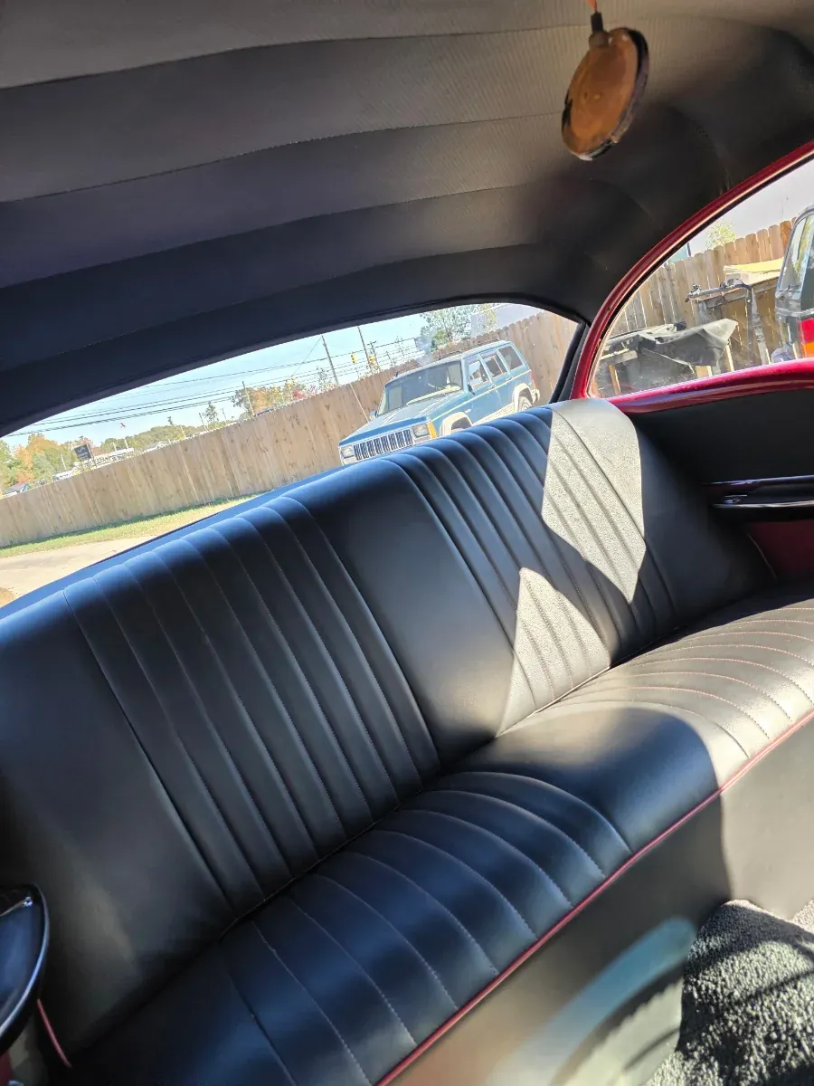 Classic coupe — rear bench seat