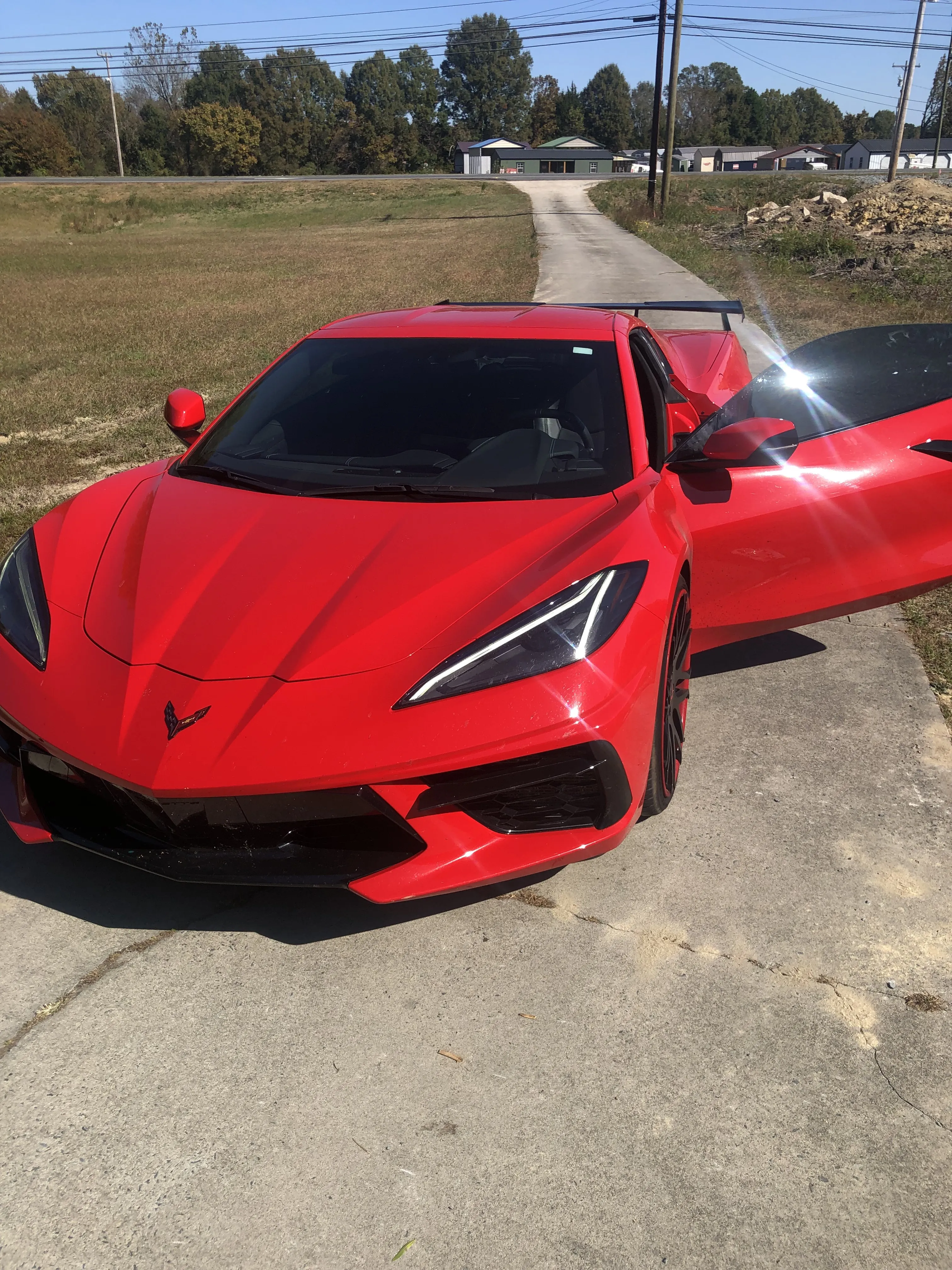 Red c8 exterior